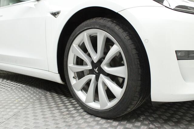 Tesla Model 3 Long Range AWD 75 kWh 93,4 SOH | Trekhaak af fabriek | Autopilot | Panoramadak | Navigatie Fullmap | NL Auto