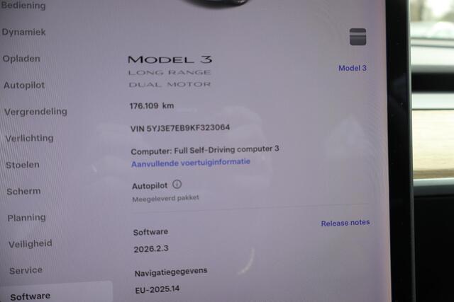 Tesla Model 3 Long Range AWD 75 kWh Lederen interieur, Trekhaak, 360 Camera, Moet nog gereinigd worden.