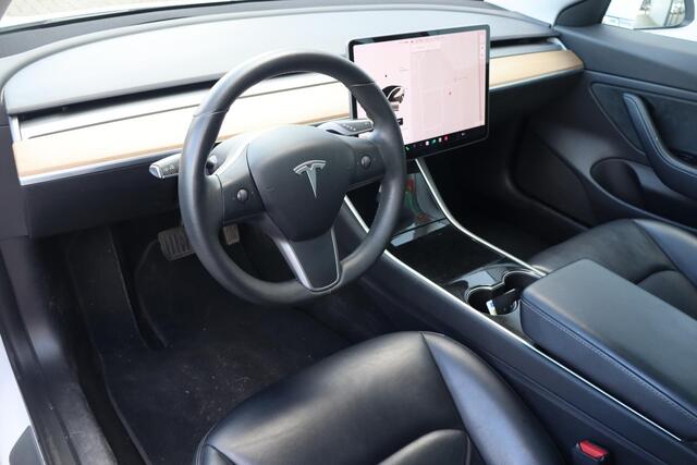 Tesla Model 3 Long Range AWD 75 kWh 85% SOH, Autopilot computer 3.0, Trekhaak, Cruise control, Panoramadak