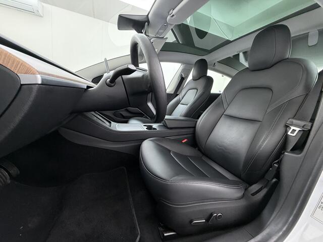 Tesla Model 3 Long Range AWD 75kWh FACELIFT Trekhaak Warmtepomp FSD-3 Hardware Stuur+Stoelverwarming AutoPilot Leder Panoramadak Adaptive-Cruise Camera's Elektr.-Stuur+Stoelen+Spiegels+Geheugen+Easy-Entry Park assistent Pdc WIFI Lane-Assist SOH 90% Lmv Navi LED DAB Voo