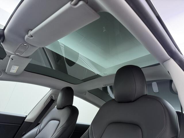 Tesla Model 3 SR+ 325PK LFP-Accu (dus altijd 100% laden) AutoPilot Leer Pano-Dak Adaptive Cruise Lmv 18" Camera's Elektr.-Stuur+Stoelen+Spiegels+Geheugen+Easy-Entry+Verwarmde stoelen Park assistent Pdc WIFI Ecc Lane-Assist Speed-Assist Ecc Navi Led DAB Voorverwarmen in