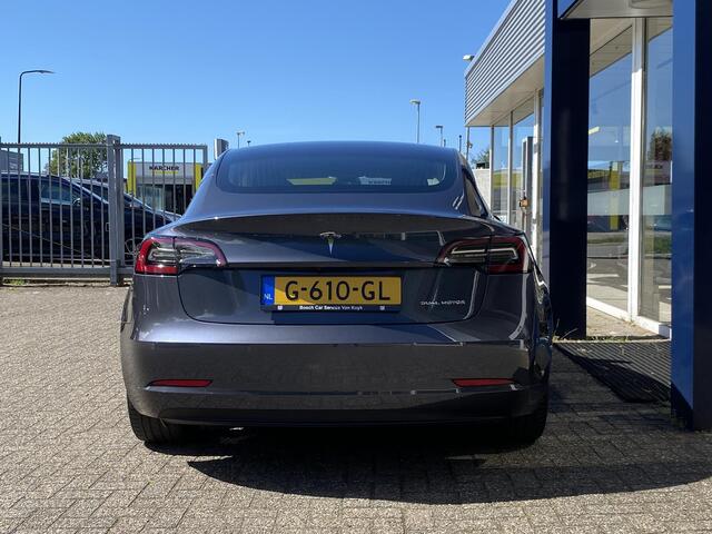 Tesla Model 3 Long Range AWD 75 kWh / NL-Auto / 81.000 Km / 351 PK / 1e-Eigenaar / Keyless / Vol-Leder / Pano-Dak / Auto-Pilot / Adaptieve Cruise-Control / Navi / Camera / Stoelverwarming / ELKTR-Pakket / Afneembare Trekhaak / PDC / 19'' LMV / ENZ.