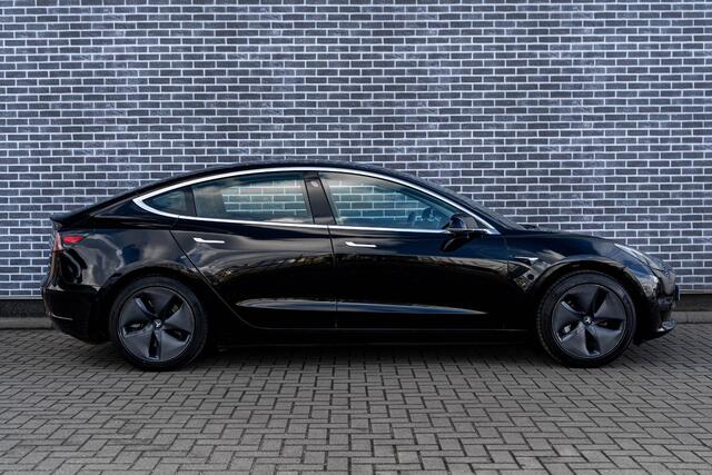Tesla Model 3 Standard RWD Plus 60 kWh | Panoramadak | LED Koplampen | Premium Audio | Cruise Control Adaptief | Stoelverwarming | Full map navigatie | Basic Autopilot