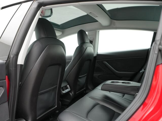 Tesla Model 3 Performance AWD 75 kWh panorama dak | SoH 91,4 % | Apple carplay | Panorama dak | Navigatie | Voorstoelen verwarmd | 360 camera | Spraakbediening |