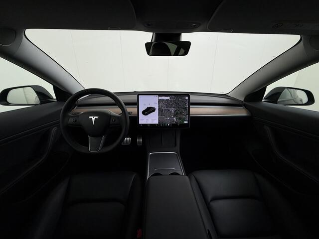 Tesla Model 3 Performance AWD 513PK Facelift Warmtepomp Lmv 20" Panoramadak Adap.Cruise Elek.Verwarmde Stoelen+Memory Inductieladen Navi Camera's Ecc Leder SOH 85.6% Led Pdc Privacy Glas Elek.Achterklep Keyless 4WD Fabrieksgarantie op Accu en Motor tot 18-02-2029/192.0