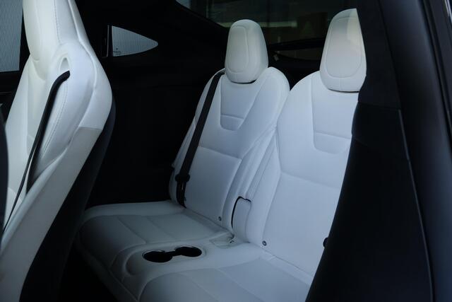 Tesla Model X 75D Base 7p. / Camera / Climate Pack