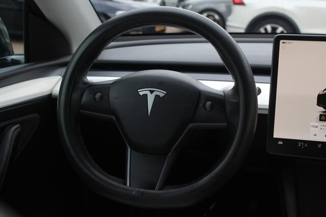 Tesla Model Y Long Range AWD 75 kWh / SoH 90.4% / Autopilot / Panoramadak / Camera / Leder / 20'' / Keyless / ACC