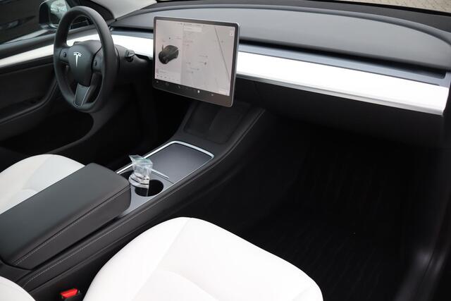 Tesla Model Y Long Range AWD 75 kWh 91,1% SOH, Autopilot computer 3, Wit lederen bekleding, Warmtepomp