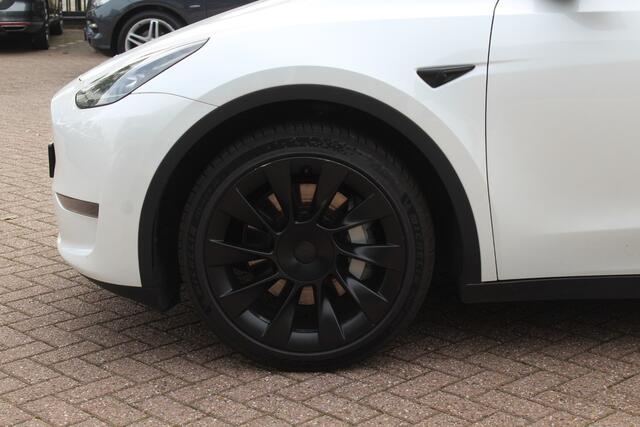 Tesla Model Y Performance AWD 75 kWh / Trekhaak / Autopilot / Panoramadak / Camera / 21'' / Keyless / Leder / Dodehoek / Navigatie / Stoelverwarming