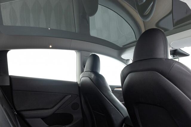 Tesla Model Y Long Range AWD 75 kWh | LEDER | PANORAMADAK ? 1e Eigenaar