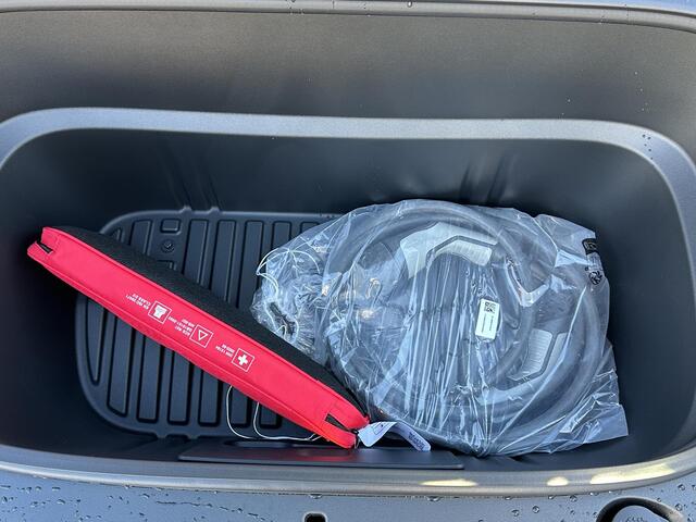 Tesla Model Y Premium Long Range AWD 75 kWh NIEUW MODEL| AUTOPILOT| VOLLEDIGE TESLA GARANTIE T/M 08/2029 OF 80.000KM| DE HOOGVOLTACCU EN AANDRIJFLIJN TOT 2033 of 192.000KM |