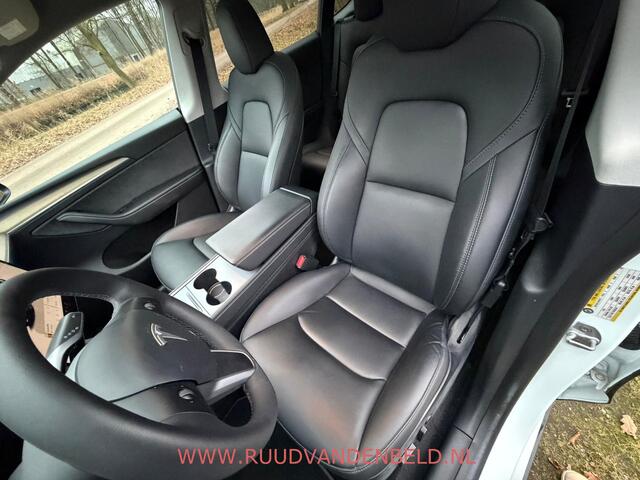 Tesla Model Y RWD LFP 60KWH 96%SOH BRITISH RACING GREEN + 20 INCH !! AUTOPILOT / TREKHAAK