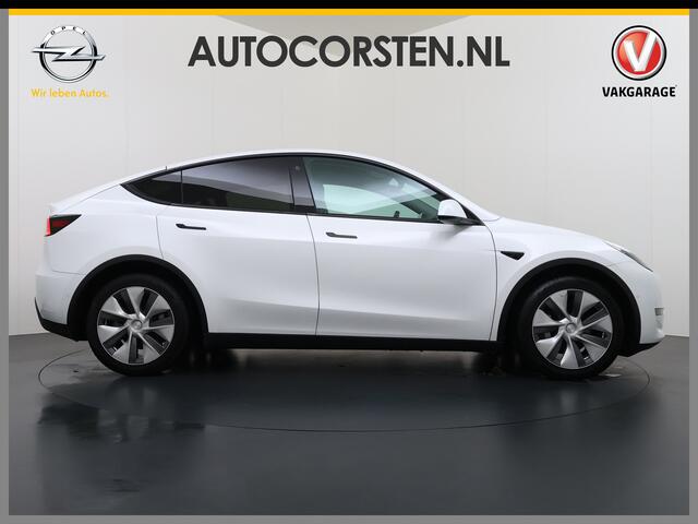 Tesla Model Y Long Range AWD 75kWh Trekhaak SOH 91% Warmtepomp Autopilot Leder Panoramadak Elektr.Stuur+Stoel+Verwarmd Navi Ecc Premium Audio Keyless Privacyglas 4WD Camera's Elektr.AchterKlep Parkeer Assistent Sentry-Mode Bluetooth Dodehoek detector Connected services