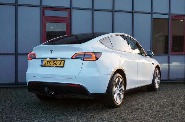 Tesla Model Y Long Range AWD 75kWh SOH 93% Trekhaak