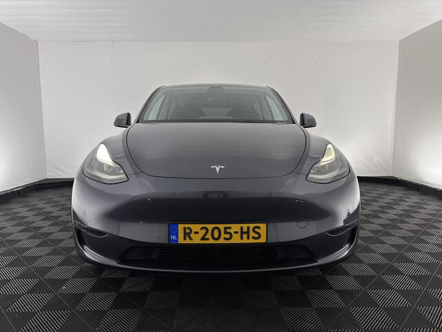 Tesla Model Y Long Range AWD 75 kWh [ 3-Fase ] {SOH-87%} (INCL.BTW) Aut. *PANO-WINDOW | AUTO-PILOT | LUXURY-LEATHER | NAVI-FULLMAP | MATRIX-LED | KEYLESS | CAMERA | DAB+ | HEATED-COMFORTSEATS | PRIVACY-GLASS | 19''ALU*