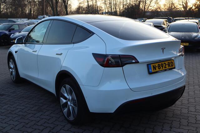 Tesla Model Y Long Range AWD 75 kWh SOH 88,7%, Panoramadak, Autopilot computer 3.0, 360 Camera, Trekhaak, Warmtepomp