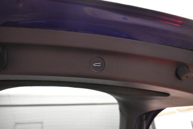 Tesla Model Y Long Range AWD 75 kWh 351Pk LPF Accu Trekhaak EL aKlep Pano Leder Camera