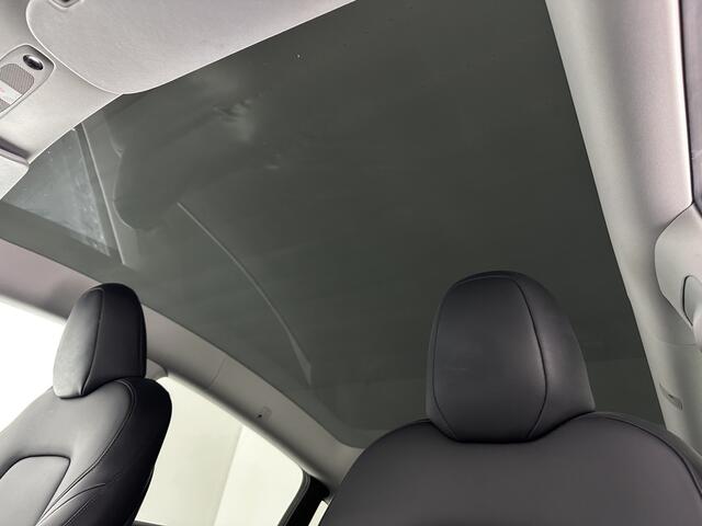 Tesla Model Y RWD 58 kWh [ 3-Fase ] {SOH-93%} (INCL.BTW) Aut. *PANO | AUTO-PILOT | LEATHER | NAVI-FULLMAP | MATRIX-LED | KEYLESS | CAMERA | DAB+ | HEATED-COMFORTSEATS | PRIVACYGLASS | TOPVIEW | 19''ALU*