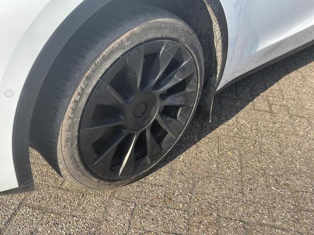 Tesla Model Y Long Range Dual Motor AWD