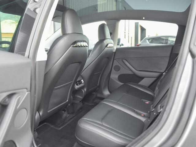 Tesla Model Y Performance AWD 75 kWh Ruim 460Pk, Trekhaak, Panorama, leer, 21 Inch