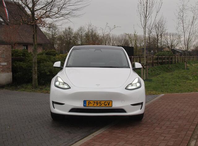 Tesla Model Y Long Range AWD 75 kWh NL-Auto | Panoramadak | 360 Camera | Full Self Driving Computer 3 | Apple Carplay |