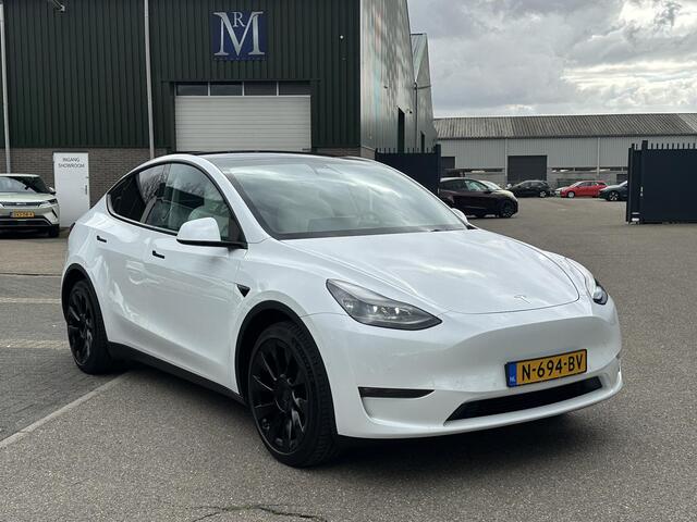 Tesla Model Y Long Range AWD 75 kWh SOH 89% | VAN ¤33.900,- NU VOOR SLECHTS ¤31.877,- Uw LENTEVOORDEEL ¤2.023,- |ORGINELE AFN. TREKHAAK TESLA| 20 INCH!|