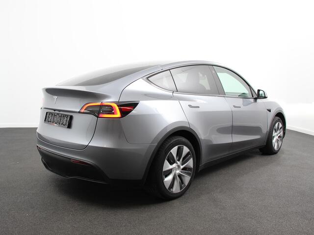 Tesla Model Y Performance Long Range AWD 75 kWh Climate control Adaptieve cruise control Achteruitrijcamera Panoramadak Keyless Stuurverwarming Stoelverwarming LED Navigatie Parkeersensoren