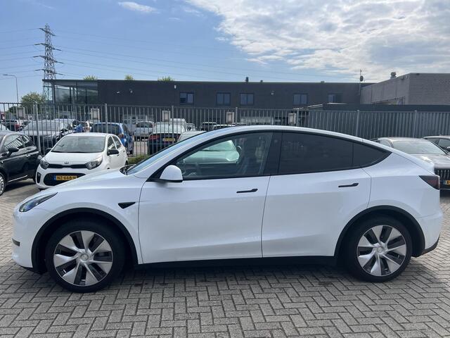 Tesla Model Y RWD 58 kWh Camera | Carplay | Pano | Parkeerhulp | Trekhaak