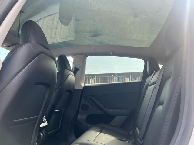 Tesla Model Y RWD 58 kWh Camera | Carplay | Pano | Parkeerhulp | Trekhaak