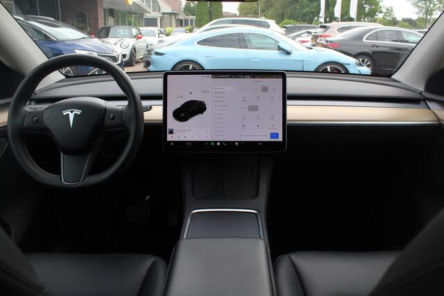 Tesla Model Y Long Range AWD 75 kWh / SOH 87,8% / Autopilot / Panoramadak / Camera / 20'' / Keyless / Leder / Dodehoek / Navigatie / Stoelverwarming