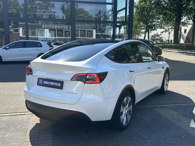 Tesla Model Y Long Range Dual AWD VAN: 39.900,- VOOR: 36.770,- UW WKVOORDEEL: 3.130,- | SOH 95% | AFNEEMBARE TREKHAAK| RIJKLAAR GELEVERD | 12 MND BOVAG GARANTIE | TESLA GARANTIE ACCU + AANDRIJFLIJN T/M 08-2031/ 192.000KM|