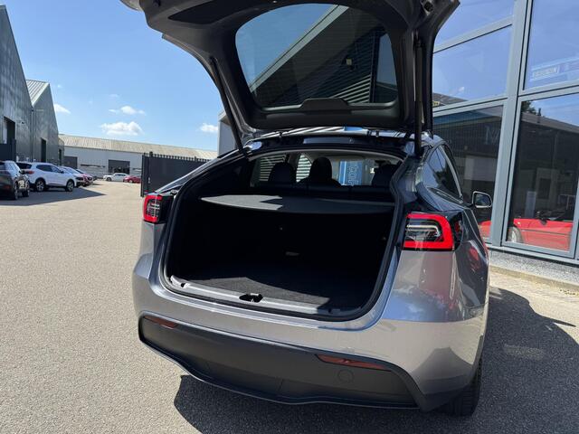 Tesla Model Y Long Range AWD 75 kWh VAN: 44.900,- VOOR: 42.877,- UW WKVOORDEEL: 2.023,- | SOH 94%| QUICKSILVER!| TESLA FABRIEKSGARANTIE TOT 02-2028/ 80.000KM | FABRIEKSGARANTIE OP ACCU & AANDRIJFLIJN TOT 2032 OF 192.000 KM | BTW VERREKENBAAR