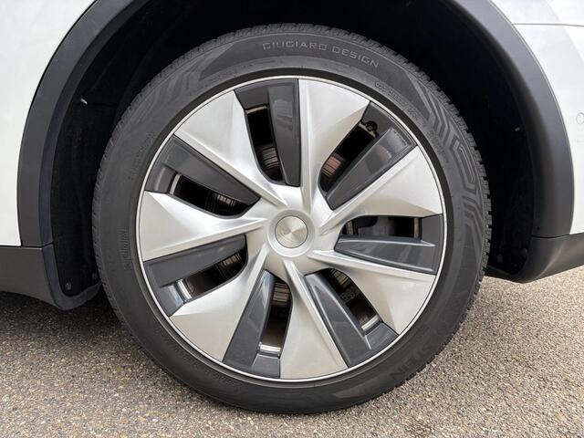 Tesla Model Y Long Range AWD 75 kWh SOH 95% | VAN: 39.900,- VOOR: 37.770,- UW WKVOORDEEL: 2.130,-| TESLA FABRIEKSGARANTIE TOT 2027 | FABRIEKSGARANTIE OP ACCU & AANDRIJFLIJN TOT 2032 OF 192.000 KM| BTW VERREKENBAAR