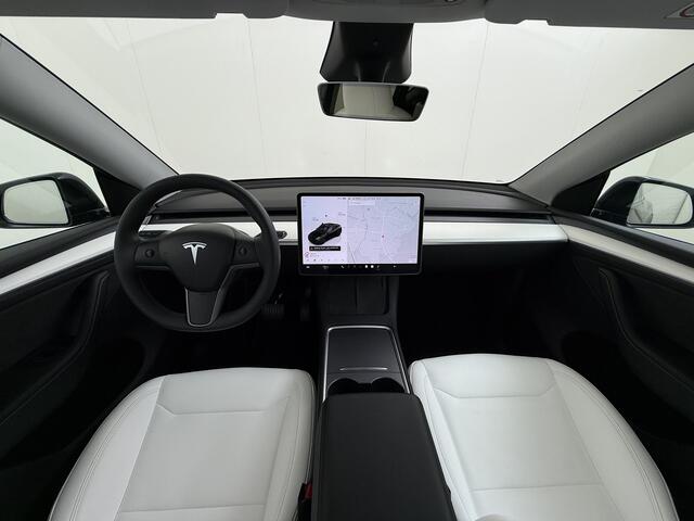 Tesla Model Y **RWD** Long Range 75kWh SOH 95% Lmv 20" Ivoor Leder Warmtepomp FSD-4 Computer Elek.Stoelen+Memory Panoramadak Navi Camera's Ecc Stoel+Achterbank+Stuurverwarming Adap.Cruise Elek.Achterklep Privacy Glas Led AMD Ryzen(TM) Fabrieksgarantie tot 27-6-2028 Gar
