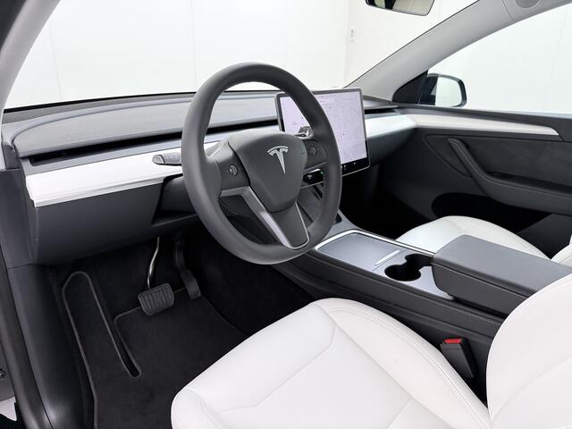 Tesla Model Y **RWD** Long Range 75kWh SOH 95% Lmv 20" Ivoor Leder Warmtepomp FSD-4 Computer Elek.Stoelen+Memory Panoramadak Navi Camera's Ecc Stoel+Achterbank+Stuurverwarming Adap.Cruise Elek.Achterklep Privacy Glas Led AMD Ryzen(TM) Fabrieksgarantie tot 27-6-2028 Gar