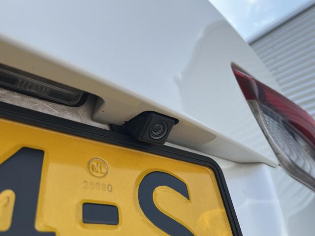 Toyota AURIS 1.8 Hybrid Trend CVT-Automaat Navigatie, Cruise control, climate control, Panoramadak, Parkeerhulp camera, LM velgen