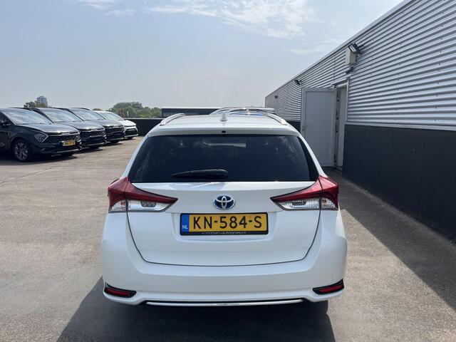 Toyota AURIS 1.8 Hybrid Trend CVT-Automaat Navigatie, Cruise control, climate control, Panoramadak, Parkeerhulp camera, LM velgen