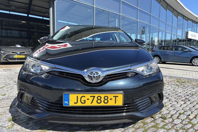 Toyota AURIS 1.3 Now, Parkeersensoren Bluetooth,