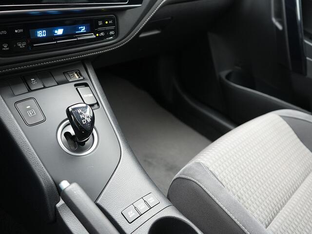 Toyota AURIS 1.8 Hybrid Dynamic Go