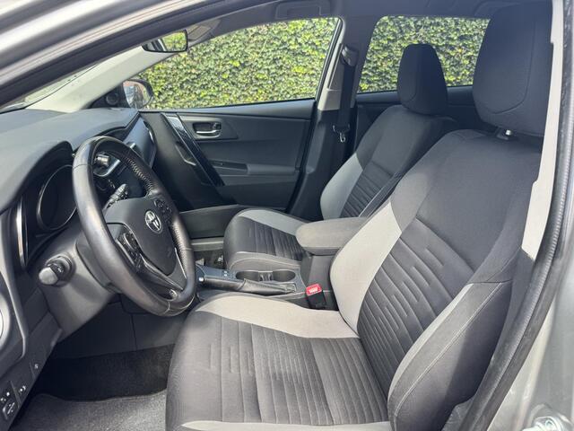 Toyota AURIS Touring Sports 1.8 Hybrid Business