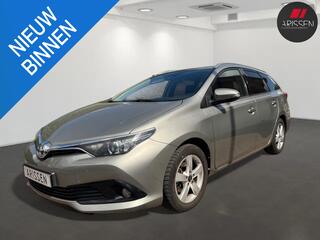 toyota-auris-touring-sports-1.8-hyb