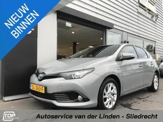 toyota-auris-1.8-hybrid-dynamic-go