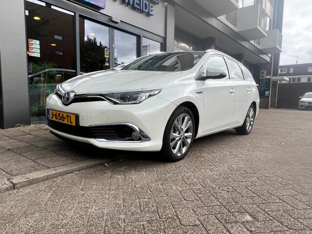 Toyota AURIS 1.8 HYBRID LEASE PRO