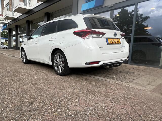 Toyota AURIS 1.8 HYBRID LEASE PRO
