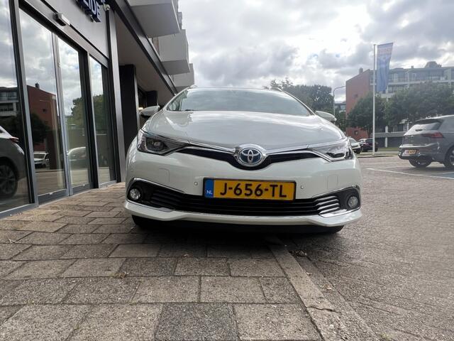 Toyota AURIS 1.8 HYBRID LEASE PRO