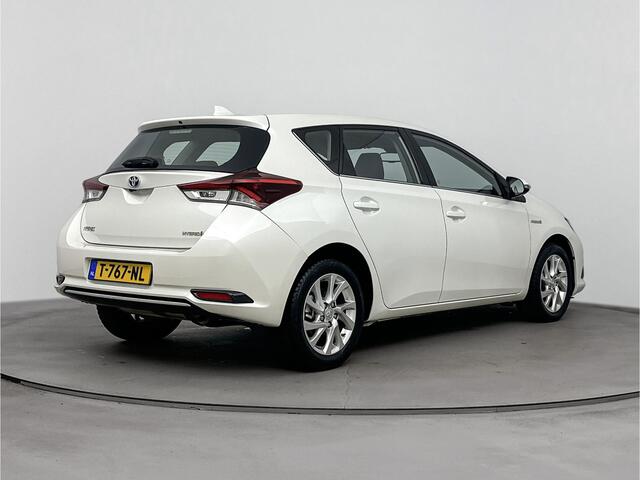Toyota AURIS 1.8 Hybrid Dynamic Go Limited | Mistlampen | Lichtmetalen Velgen | Metaallak | Navi |