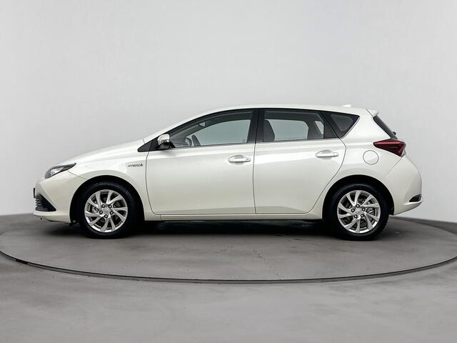 Toyota AURIS 1.8 Hybrid Dynamic Go Limited | Mistlampen | Lichtmetalen Velgen | Metaallak | Navi |