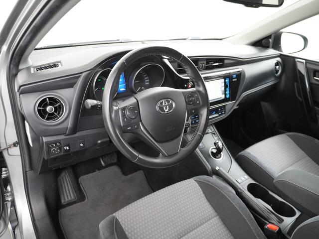 Toyota AURIS Touring Sports 1.8I Hybrid 136PK Navi Ecc Camera Trekhaak Cruise Control DAB Keyless Dynamic Go Lane Assist Regen-Lichtsensor Bluetooth Lmv 16" Privacy Glas Isofix Dealeronderhouden Origineel Nederlandse Auto