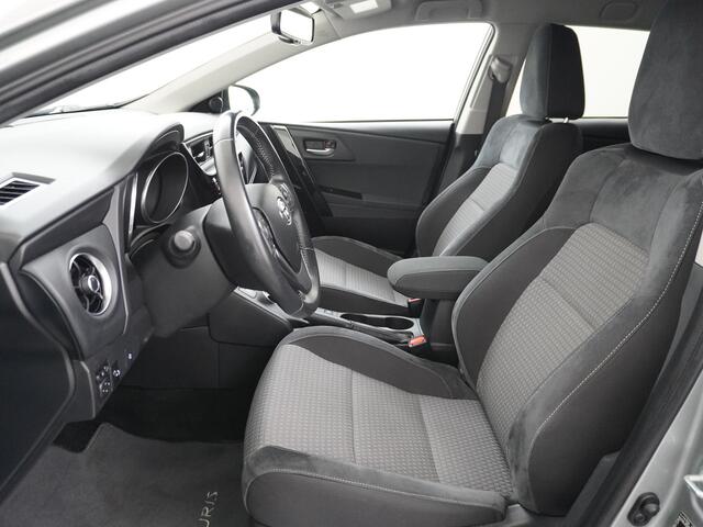 Toyota AURIS Touring Sports 1.8I Hybrid 136PK Navi Ecc Camera Trekhaak Cruise Control DAB Keyless Dynamic Go Lane Assist Regen-Lichtsensor Bluetooth Lmv 16" Privacy Glas Isofix Dealeronderhouden Origineel Nederlandse Auto