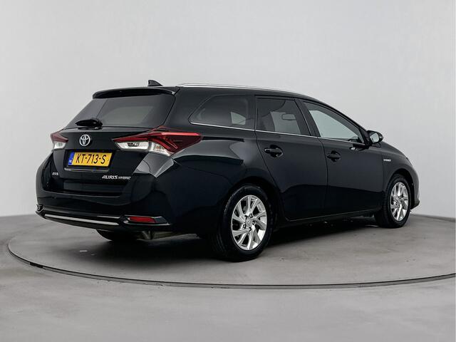 Toyota AURIS Touring Sports 1.8 Hybrid Lease pro | Panoramadak | Full map navigatie | Cruise control | Privacy glass | LM velgen |